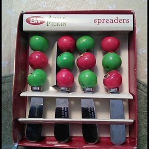 4 Boston Warehouse apple pickin' spreaders